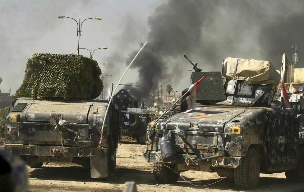 Irácké vládní síly dobyly v Mosulu komplex budov regionální vlády.