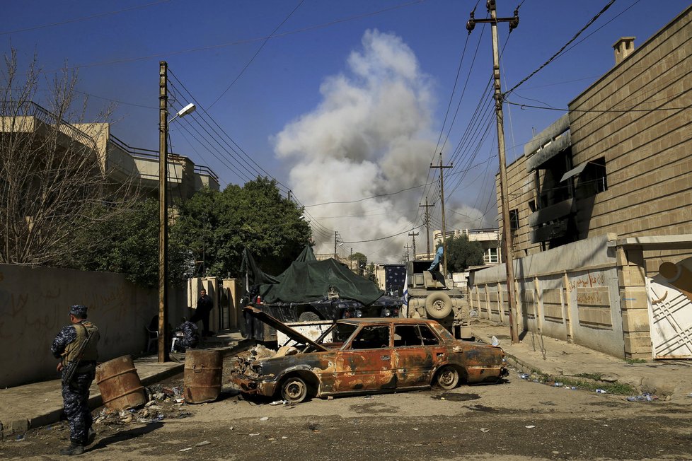Irácké vládní síly dobyly v Mosulu komplex budov regionální vlády.