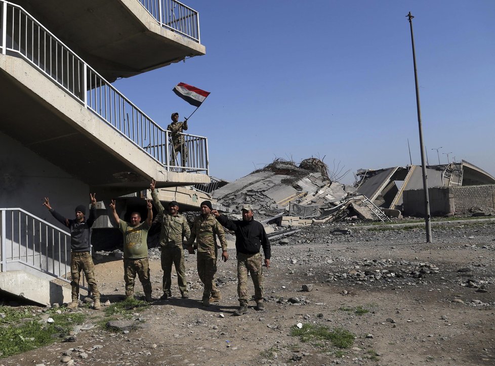 Irácké vládní síly dobyly v Mosulu komplex budov regionální vlády