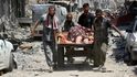 Irácká armáda postupně z rukou islamistů dobývá město Mosul, místní obyvatelé před boji prchají. Irácká armáda postupně z rukou islamistů dobývá město Mosul, místní obyvatelé před boji prchají.