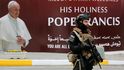Přípravy na návštěvu papeže Františka v Iráku. František je první hlavou katolické církve, která do převážně muslimské země, sužované válkou, zavítá.