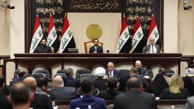 Irácký parlament schválil usnesení, v němž vyzval vládu, aby ukončila přítomnost cizích vojáků v zemi. (5.1.2020)
