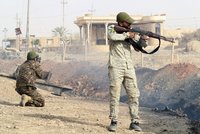 Úspěšná akce amerických a kurdských vojáků v Iráku: Osvobodili 70 rukojmích zajatých IS