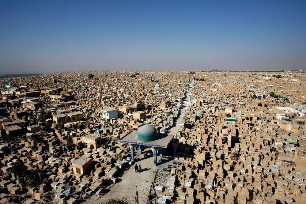 Valley of Peace (Wadi Al-Salam) je islámský hřbitov, který se nachází v šíitském svatém městě Nadžaf (Najaf) v Iráku.