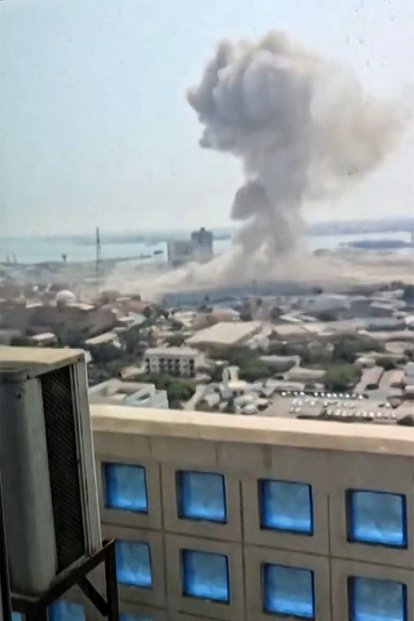 ONLINE: Češi na Blízkém východě slyší letecké poplachy, čekají na pokyny dopravců ONLINE: Češi na Blízkém východě slyší letecké poplachy, čekají na pokyny dopravců