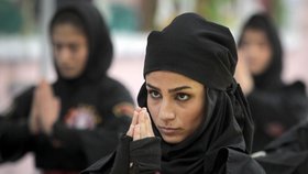 Jsou krásné, ale nebezpečné: V Íránu trénuje tři tisíce žen bojová umění