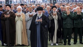 Íránský ajatolláh Alí Chameneí (duben 2024)