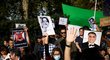 Írán momentálně čelí vlně protestů kvůli svému přístupu k lidským právům. Některé z demonstrací jsou pořádány i před jeho ambasádami v jiných zemách