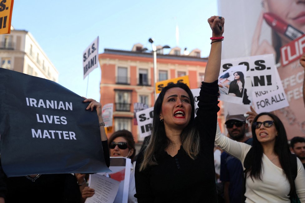 Ve Španělsku proběhla demonstrace na podporu protivládních protestů v Íránu.
