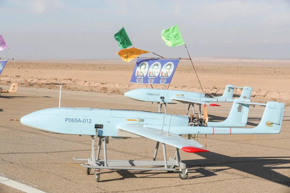 Přehlídka íránských dronů (2021).