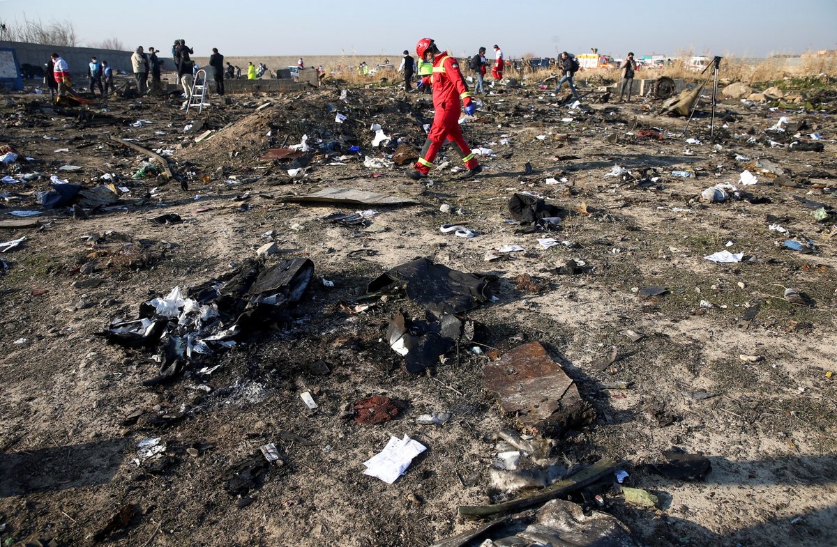 Tragický pád letadla ukrajinských aerolinií po startu z íránského Teheránu (8.1.2020)