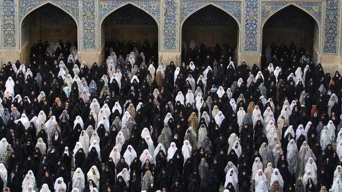 Íránský ajatolláh Chomejní radil: Nesmíte se modlit, když pociťujete potřebu močení