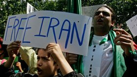 V Íránu zatkli 70 univerzitních profesorů!