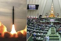Írán posiluje balistický program. Na vývoj raket dá miliardy sankcím USA navzdory