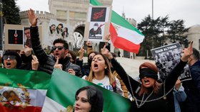 People around the world expressed their solidarity with the protesters in Iran.