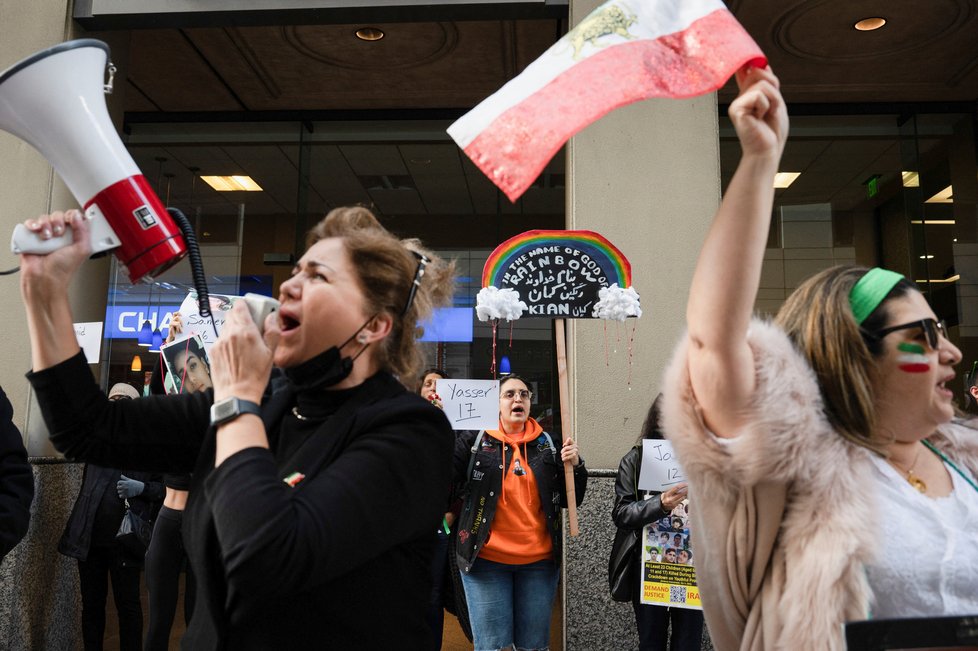 Solidaritu s íránskými demonstranty vyjadřovali lidé po celém světě.