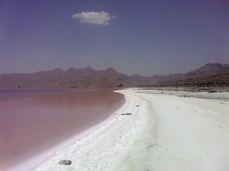 Vysychající Urmijské jezero.