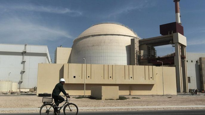 Írán v listopadu 2013 souhlasil, že zastaví obohacování uranu nad hranici pěti procent a že zneutralizuje zásoby uranu obohaceného na 20 procent.