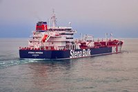 Íránci zadrželi v Perském zálivu cizí tanker, prý pašoval ropu Arabům