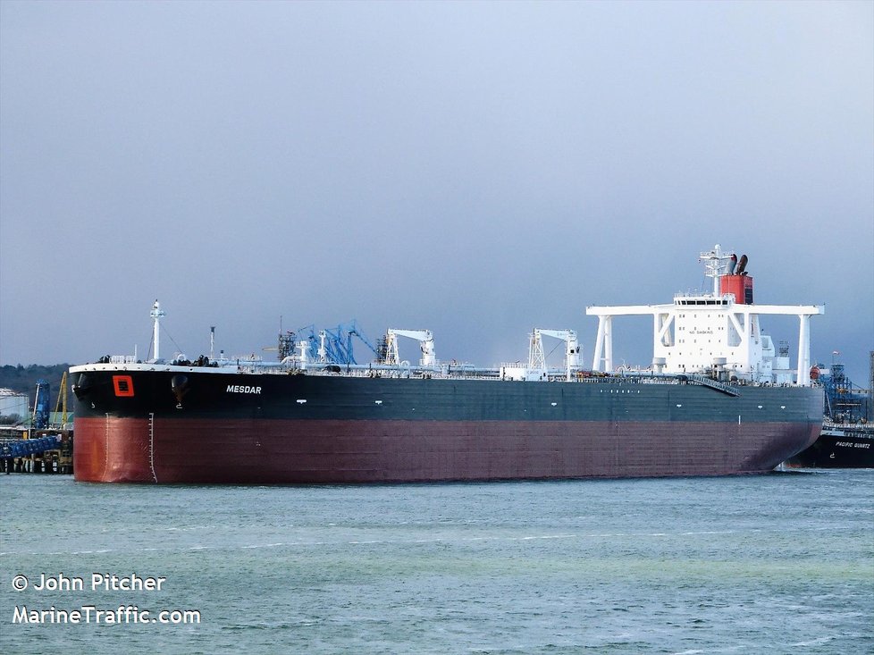 Írán zadržel dva tankery plující pod britskou vlajkou, jeden po chvíli propustil.