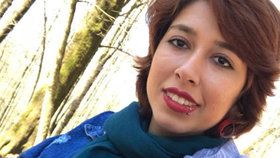 Tvrdý trest za „šíření prostituce“: 24 let pro 20letou aktivistku. Za sundání šátku