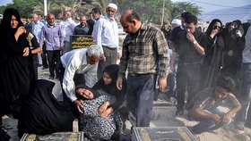 Při zemětřesení v Íránu zemřelo nejméně 40 lidí