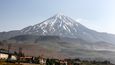 Hora Damávand je neaktivní sopka nacházející se v pohoří Elborz s výškou 5609,2 m n. m.
