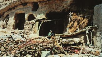 Troglodyté z pistáciových hor. To jsou obyvatelé skalních obydlí ve vesnici Meymand