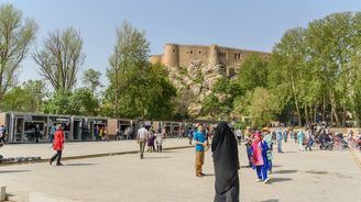Falak-ol-Aflak: Největší hrad v Persii se tyčí nad íránským městem Chorramábád