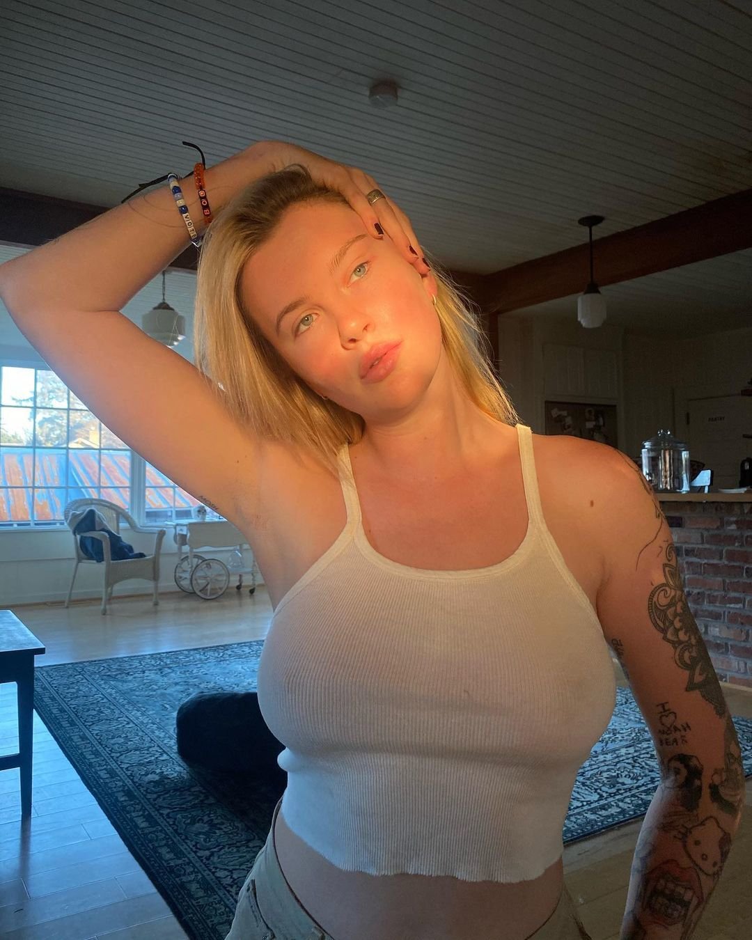 Ireland Baldwin bez podprsenky