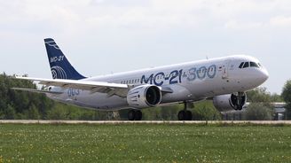 Airbusu s Boeingem přibude konkurence. Rusové po deseti letech představili nové letadlo 