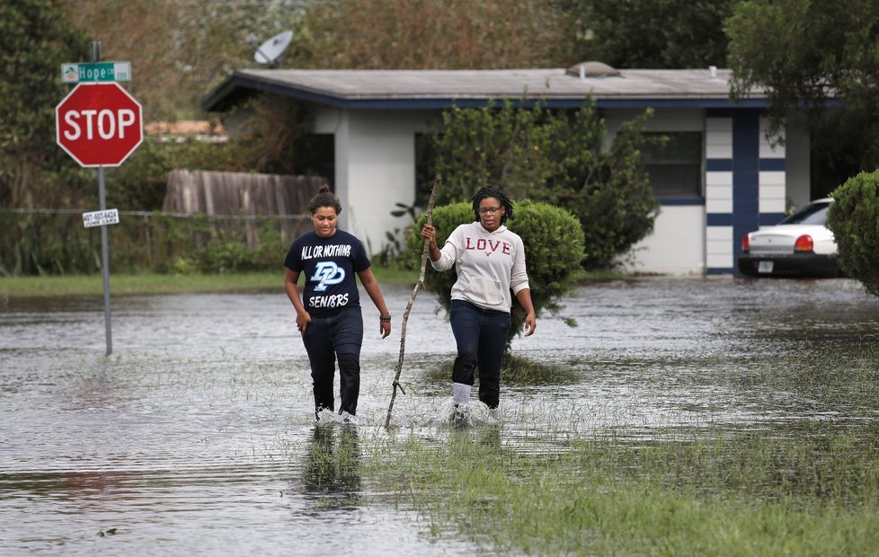 Přes 7,2 milionu lidí je na jihu USA bez elektřiny, Irma se přesouvá do Georgie.