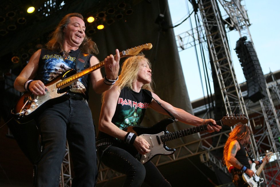 Skupina Iron Maiden to na koncertech umí rozjet.