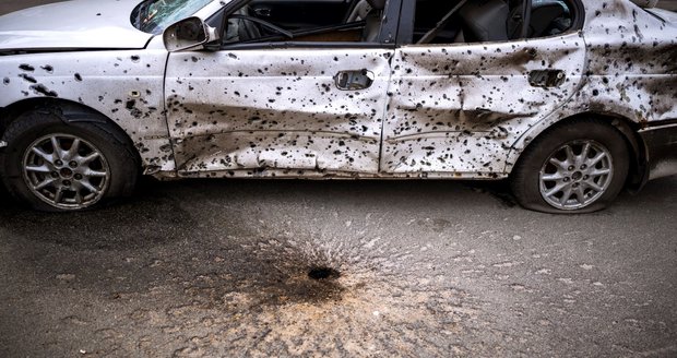 Na Ukrajině zemřel Čech Tomáš?! Reportéři našli rozstřílené auto, úřady ho pohřešují