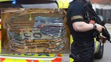 V Irsku zadrželi českého kamioňáka s milionem eur v hotovosti: Peníze byly v pytlích