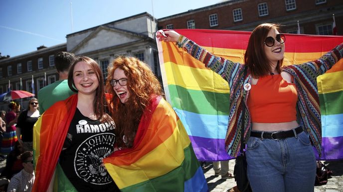 Irové v referendu zřejmě řekli ano homosexuálním sňatkům 
