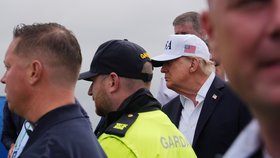 Americký prezident Donald Trump se účastní golfového turnaje Irish Open v areálu Trump International Golf Links v irském Doonbegu. (13. 9. 2026)
