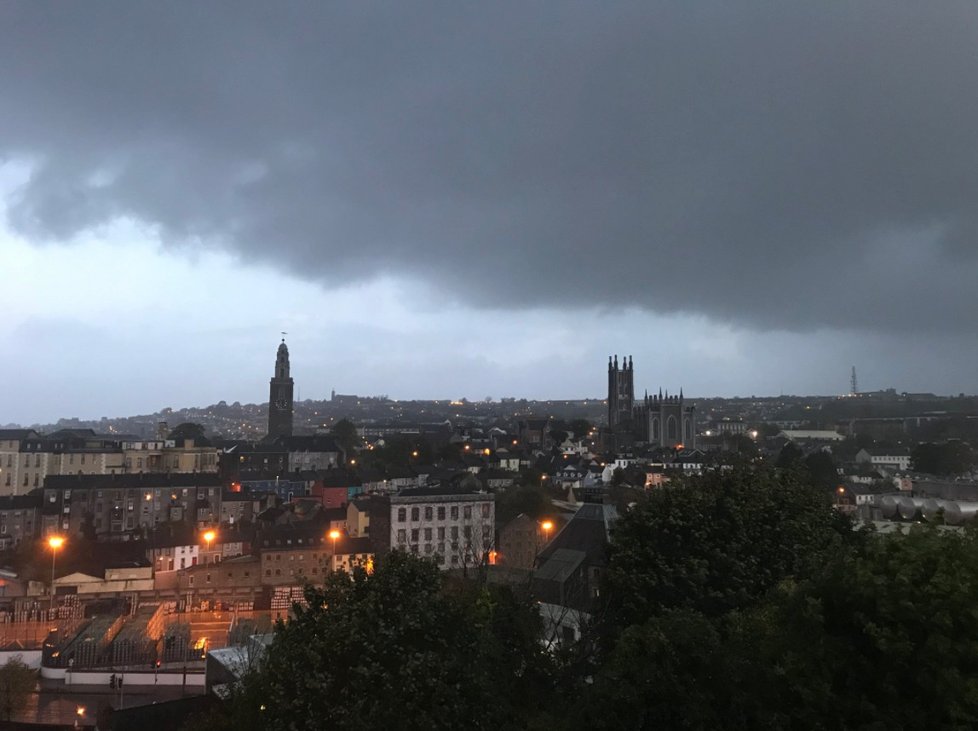 Tropická bouře Ophelia směřuje na Irsko a Velkou Británii.