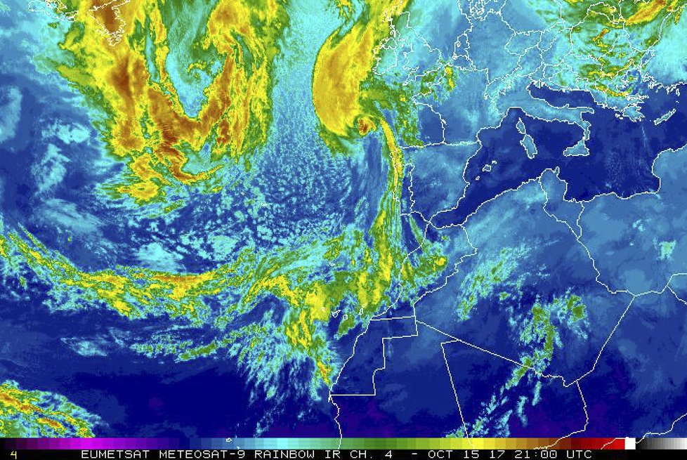 Tropická bouře Ophelia směřuje na Irsko a Velkou Británii.