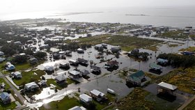 V USA si už hurikán vyžádal 7 obětí, oblasti, kde tajfun řádil jsou zatopené