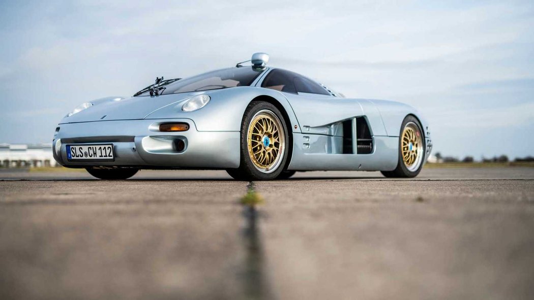 Isdera Commendatore 112i