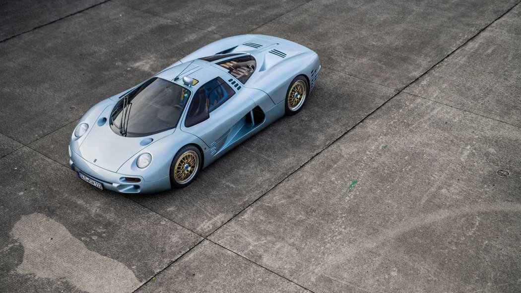 Isdera Commendatore 112i