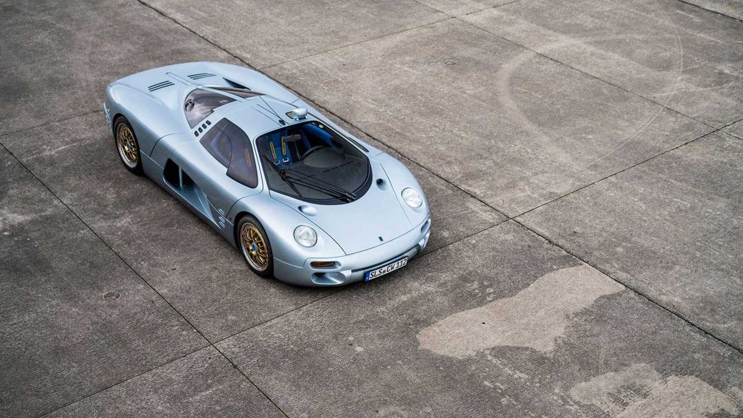 Isdera Commendatore 112i