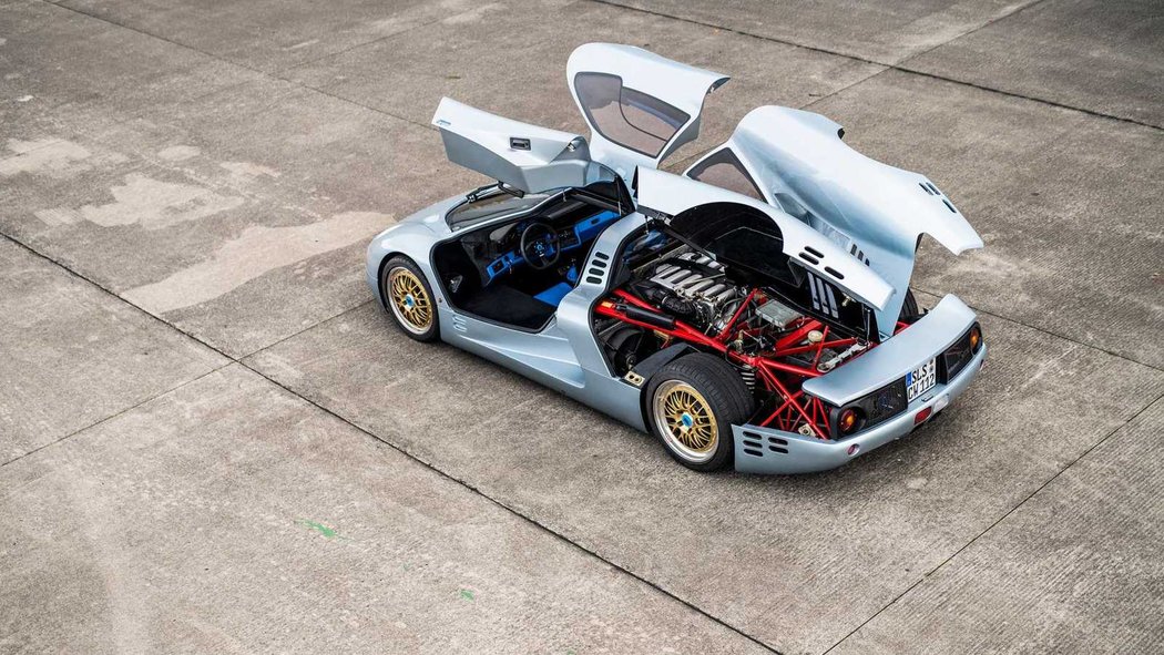 Isdera Commendatore 112i