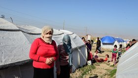 Ženy vězněné Islámským státem v utečeneckém táboře