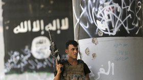 Člen irácké protiteroristické jednotky při postupu proti ISIS