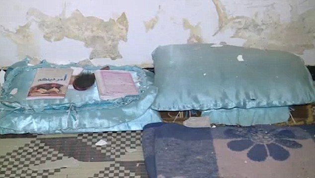 Cela sexuálních otrokyň bojovníků ISIS: Špinavé matrace a polštáře