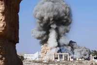 ISIS odpálil 2000 let starý chrám! Teroristé rozmístili nálože na pilíře, památka neměla šanci