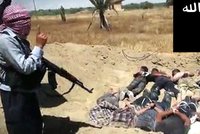 Další otřesné video Islámského státu: Hromadná poprava šíitských vojáků