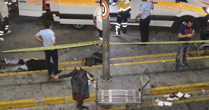 Oběti teroristického útoku na letiště